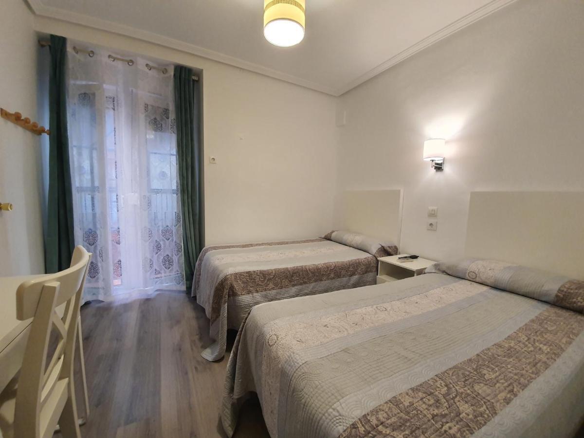 Pension Martin Jaén Zewnętrze zdjęcie